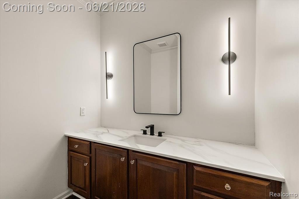 6403 W Oaks Drive, West Bloomfield, MI 48324 — Photo 20