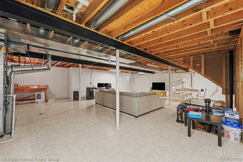 2070 S Red Maple Lane S, 106, Commerce Twp, MI 48390 — Photo 13