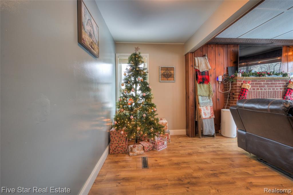 8421 Lagoon Street, Commerce Twp, MI 48382 — Photo 14