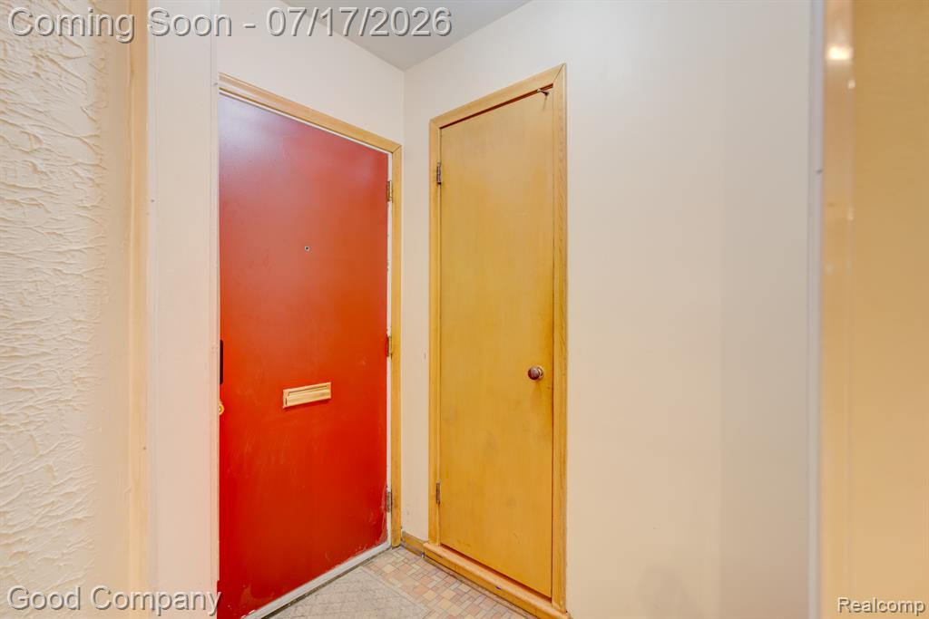 24310 Manistee Street, Oak Park, MI 48237 — Photo 21