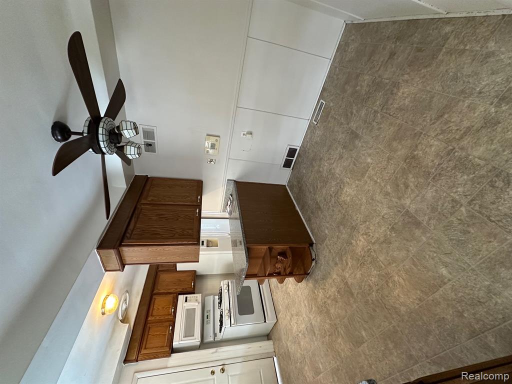 14621 Rosemary Boulevard, Oak Park, MI 48237 — Photo 9