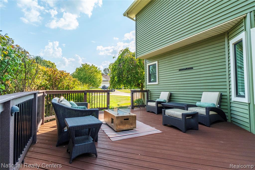 9859 Aylebury Drive, South Lyon, MI 48178 — Photo 11
