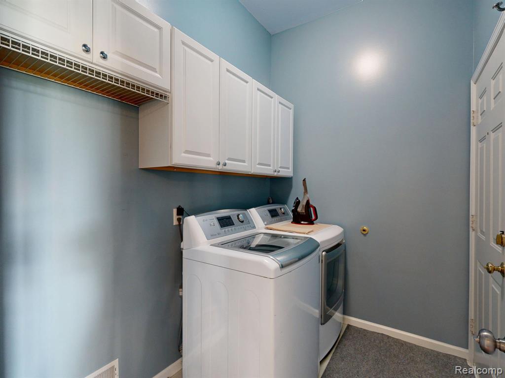 4400 Oak Tree Trail, Fenton, MI 48430 — Photo 33