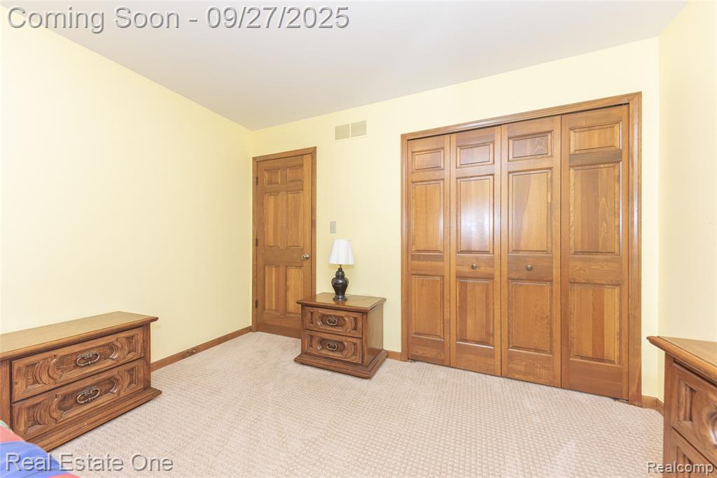 704 Grand Court, South Lyon, MI 48178 — Photo 25
