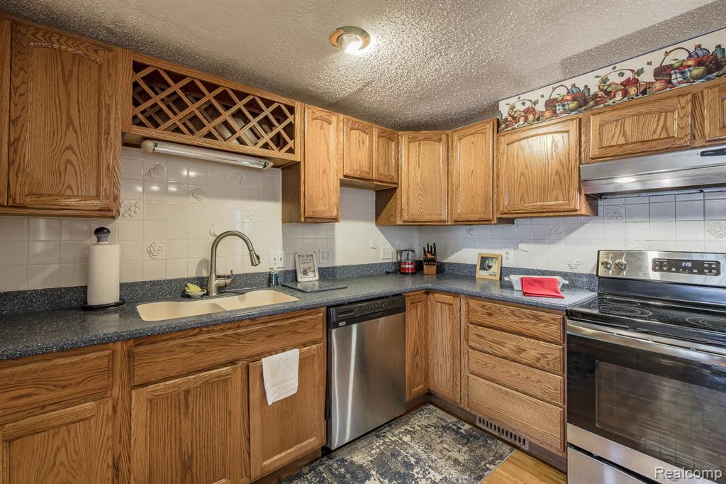 3971 S Shore Drive, Lapeer, MI 48446 — Photo 36