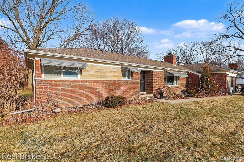 19115 Old Homestead Drive, Harper Woods, MI 48225 — Photo 2