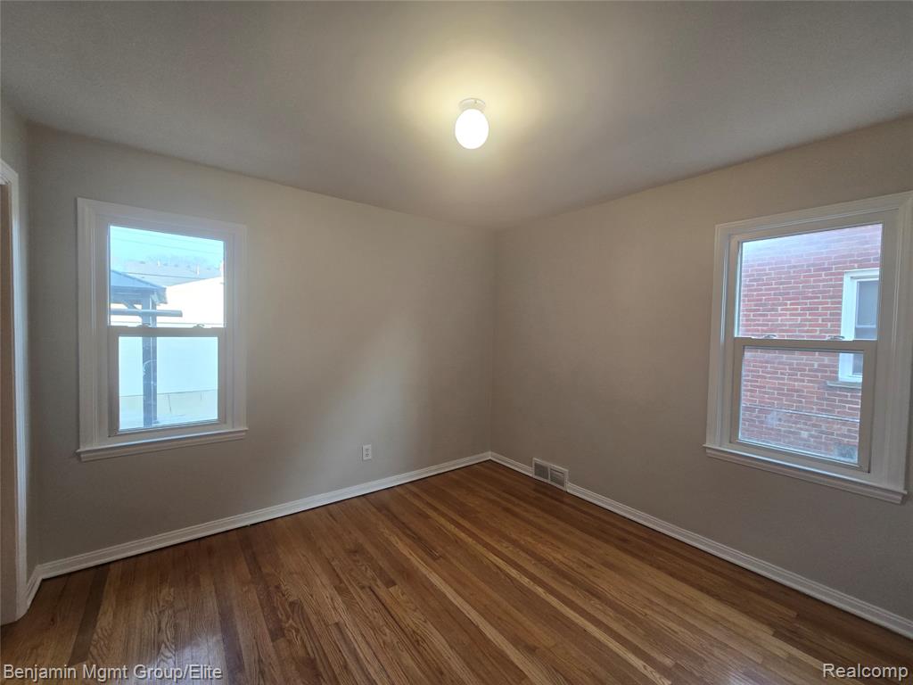 9560 Dixie, Redford, MI 48239 — Photo 11