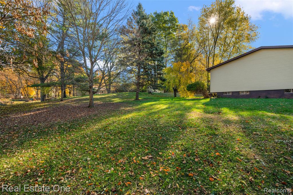 9600 Yale Avenue, Clarkston, MI 48348 — Photo 7