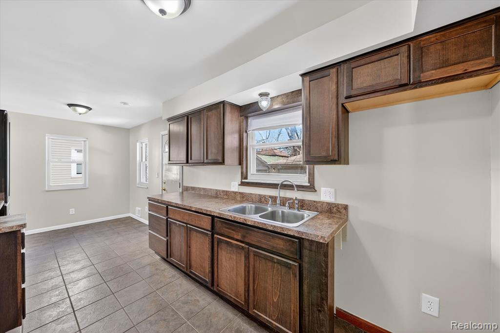 16844 Shaftsbury Avenue, Detroit, MI 48219 — Photo 16