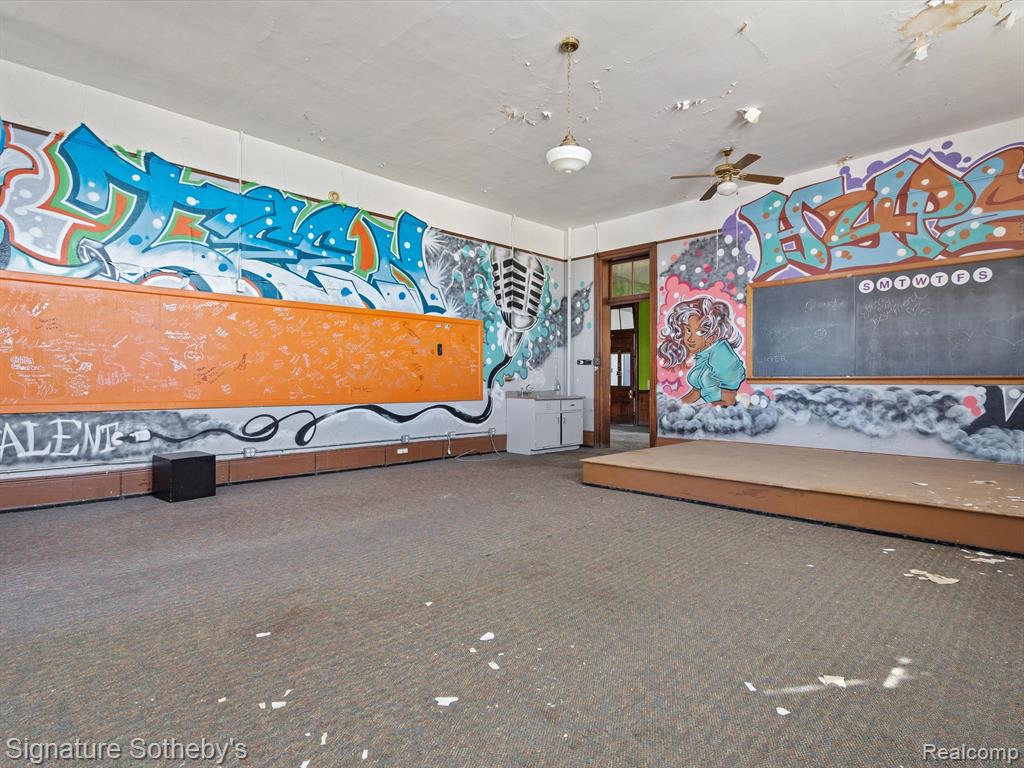 453 MARTIN LUTHER KING JR Boulevard, Detroit, MI 48201 — Photo 22