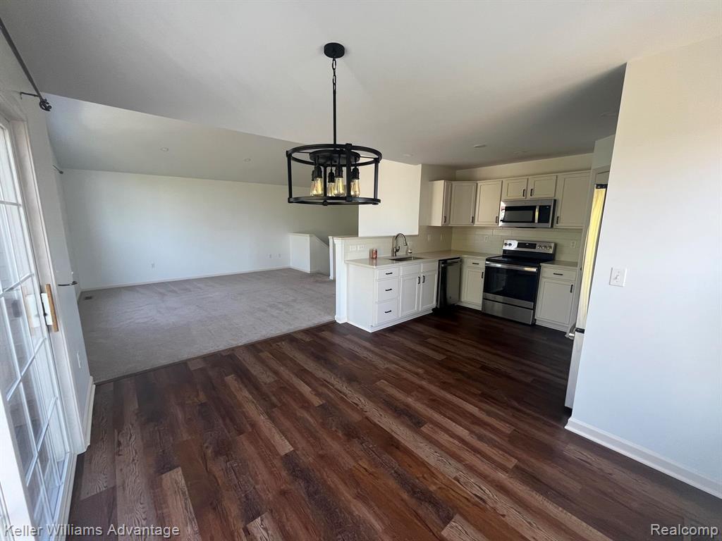 47655 Pembroke Drive, Canton, MI 48188 — Photo 7