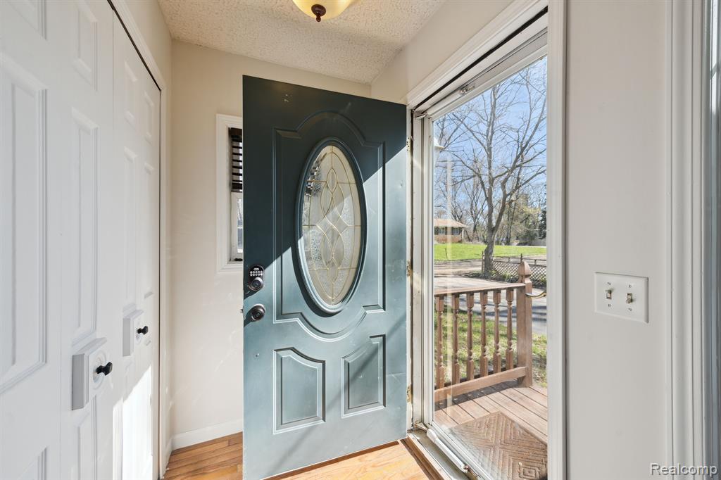 6187 THREE LAKES Drive, Brighton, MI 48116 — Photo 4