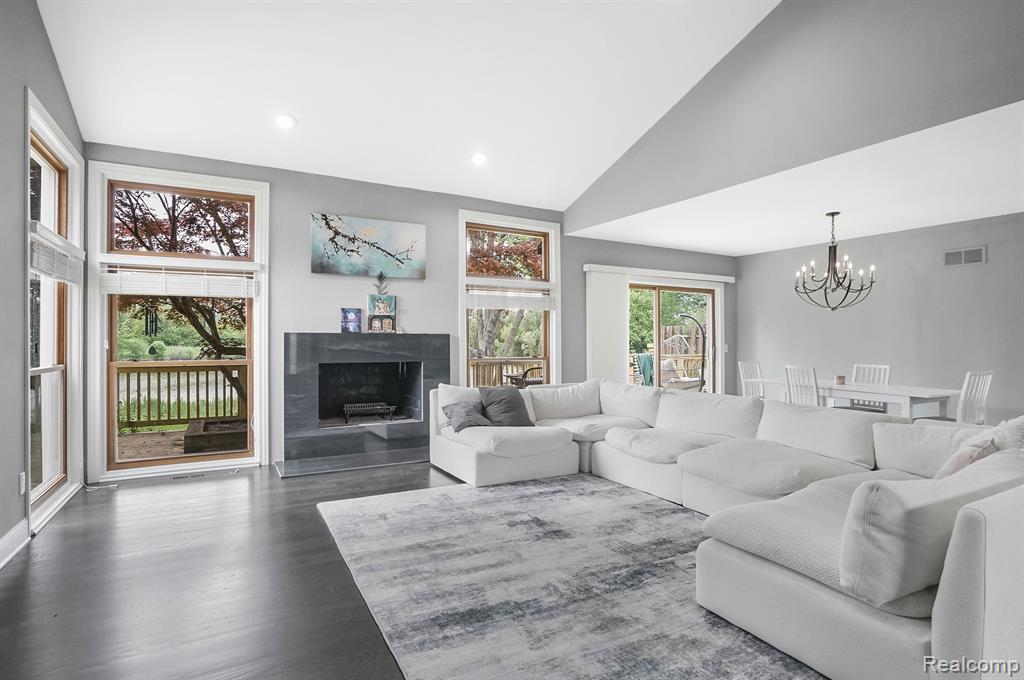 6655 MOUNTAIN Drive, Troy, MI 48098 — Photo 9