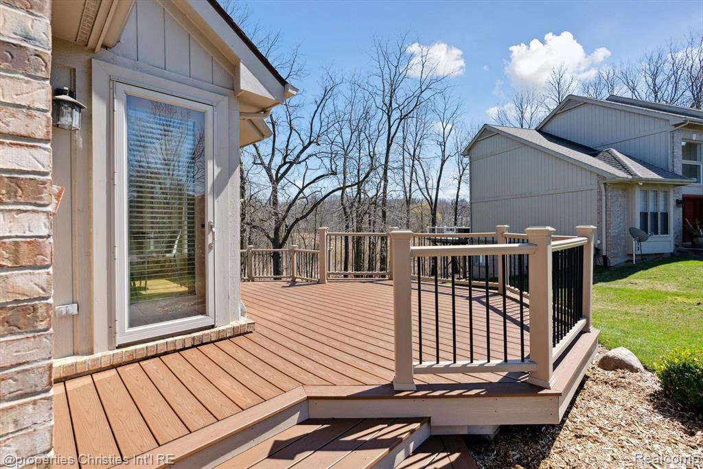 40611 PAISLEY Circle, Novi, MI 48377 — Photo 61