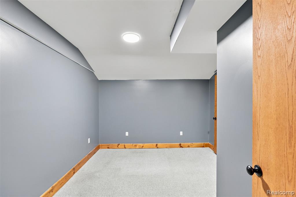 10780 Oxbow Lakeshore Drive, White Lake, MI — Photo 33