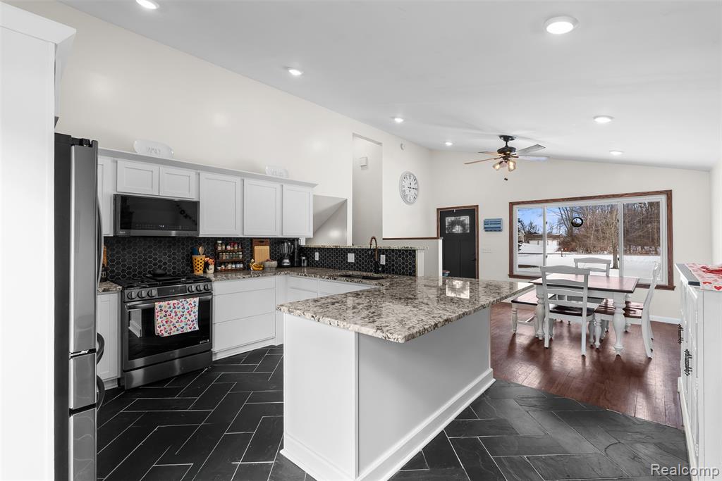7067 Stanley Rd Road, Flushing, MI 48433 — Photo 4