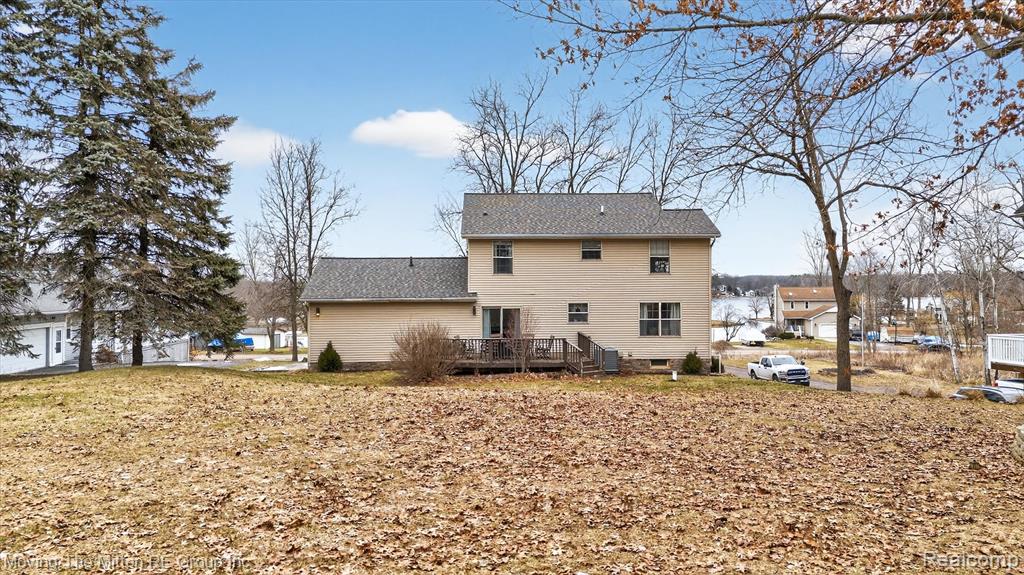 10129 Walnut Shores Drive, Fenton, MI 48430 — Photo 60