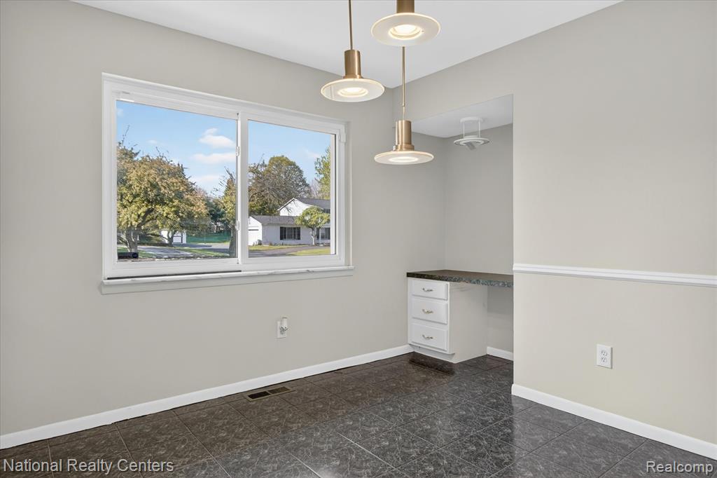 21730 Riverview Drive, Beverly Hills, MI 48025 — Photo 23