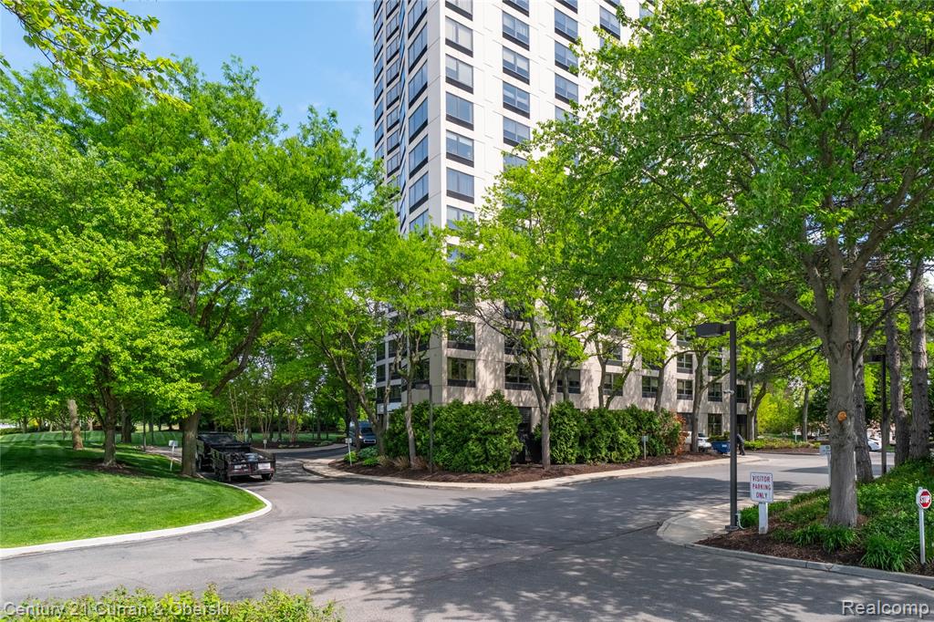 5000 Town Center, 1606, Southfield, MI 48075 — Photo 43