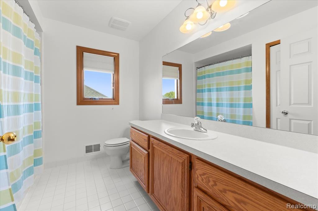 49366 Briar Pointe Dr. Drive, Macomb, MI 48044 — Photo 43