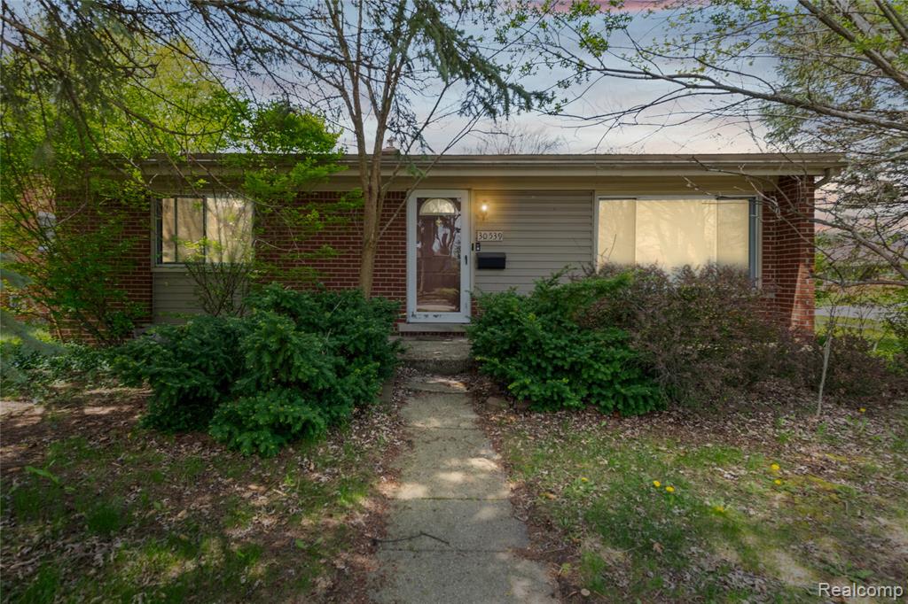 30539 Longfellow Avenue, Madison Heights, MI 48071 — Photo 2