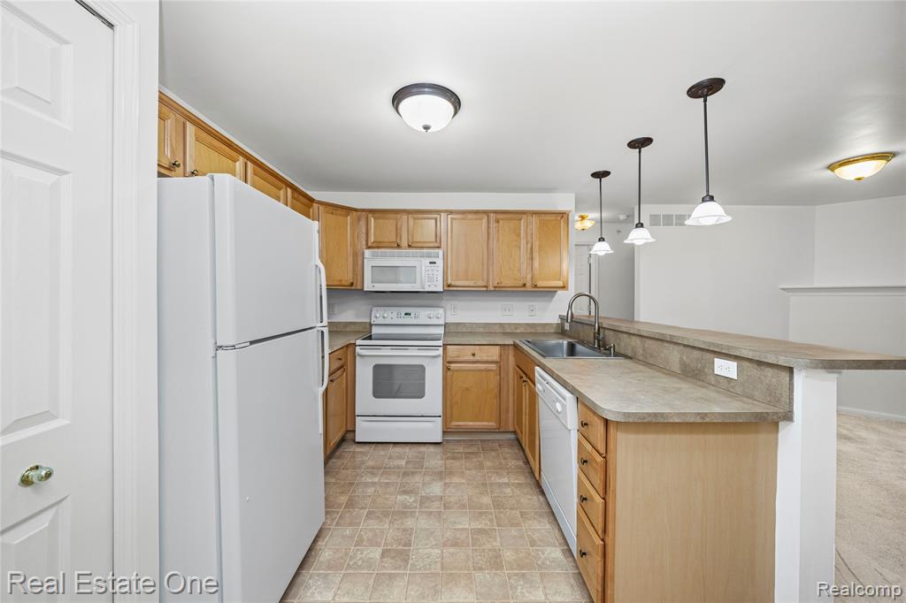 23102 Alexa, Walled Lake, MI 48390 — Photo 11