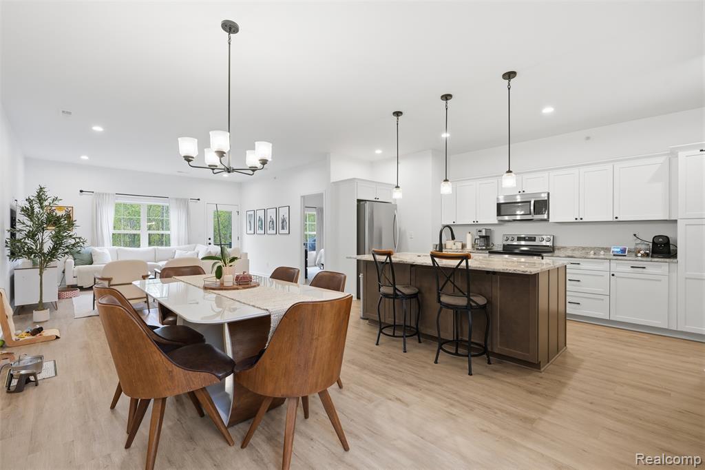 606 Pointe Drive, Walled Lake, MI 48390 — Photo 5