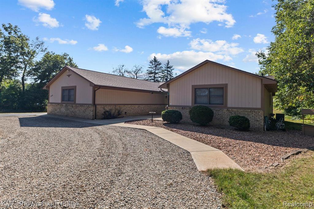 766 WHITE HOUSE Drive, Highland, MI 48356 — Photo 3