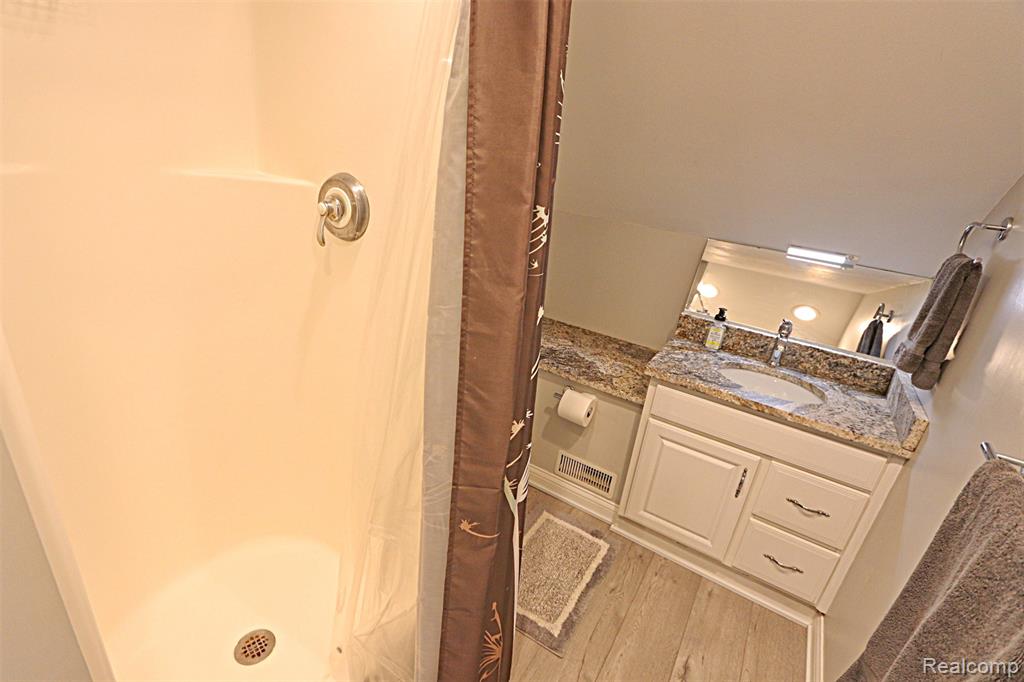 412 E Shore Drive, Whitmore Lake, MI 48189 — Photo 42
