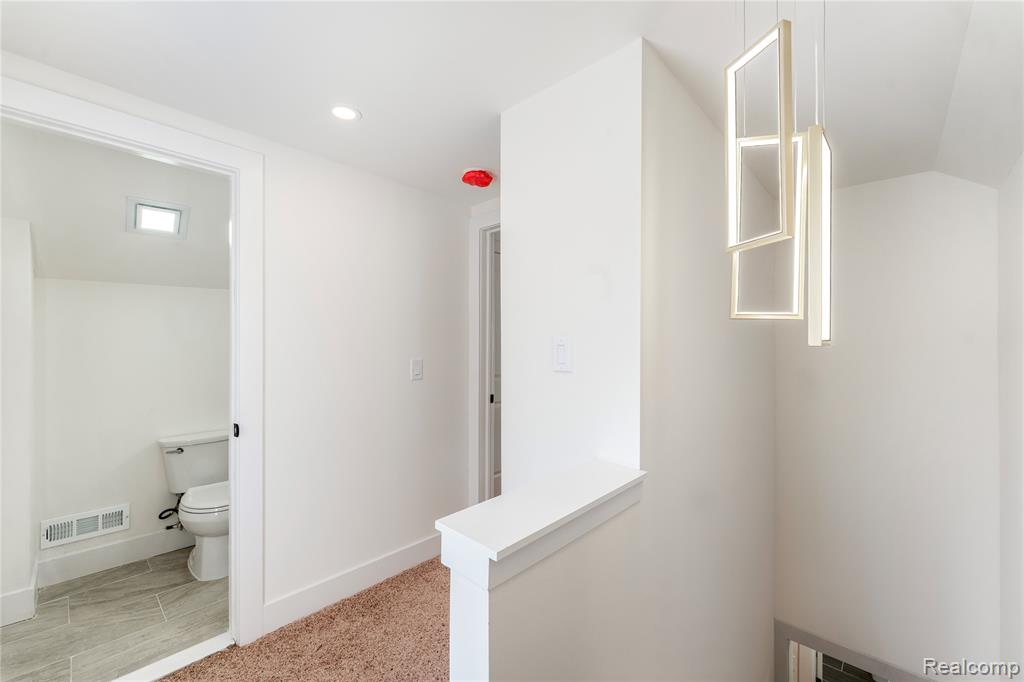 24220 Cloverlawn Street, Oak Park, MI 48237 — Photo 24
