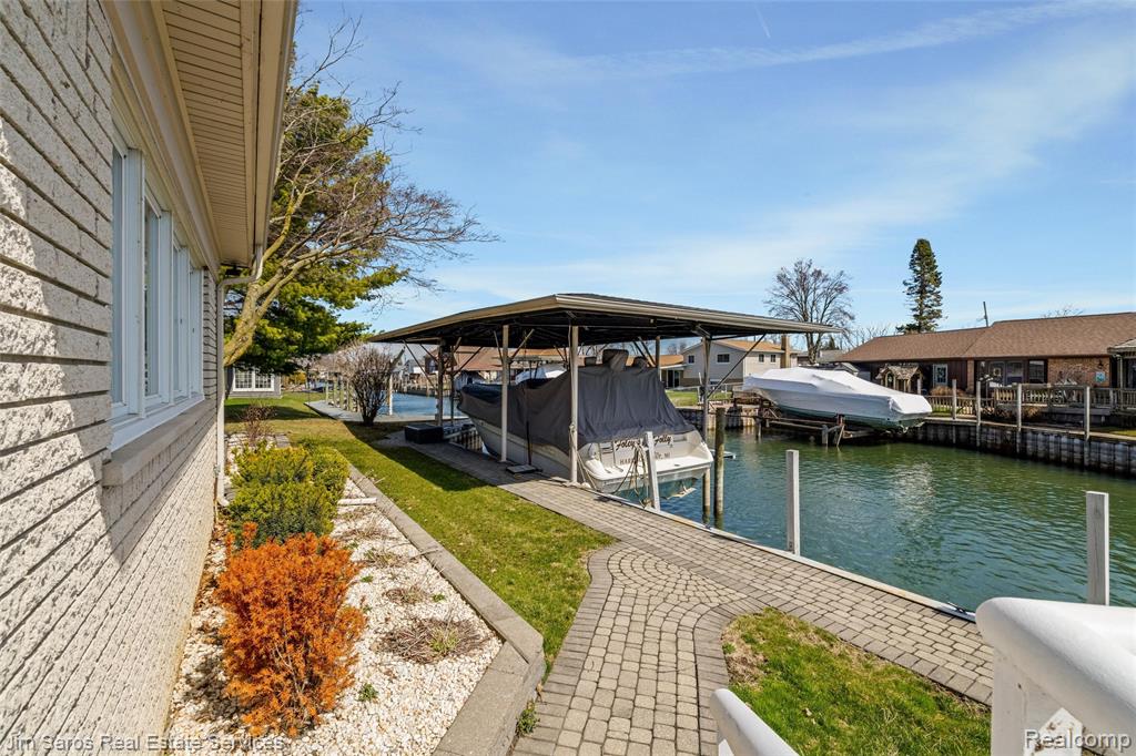 38008 Seaway Court, Harrison Township, MI — Photo 36