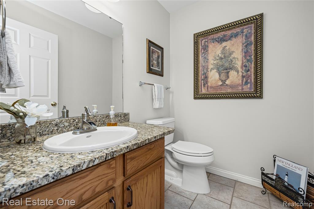 4364 Meadows Avenue, Burton, MI 48439 — Photo 19