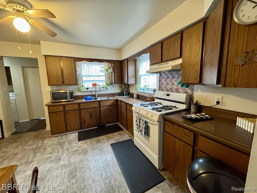 1218 LEXINGTON Parkway, Ypsilanti, MI 48198 — Photo 10