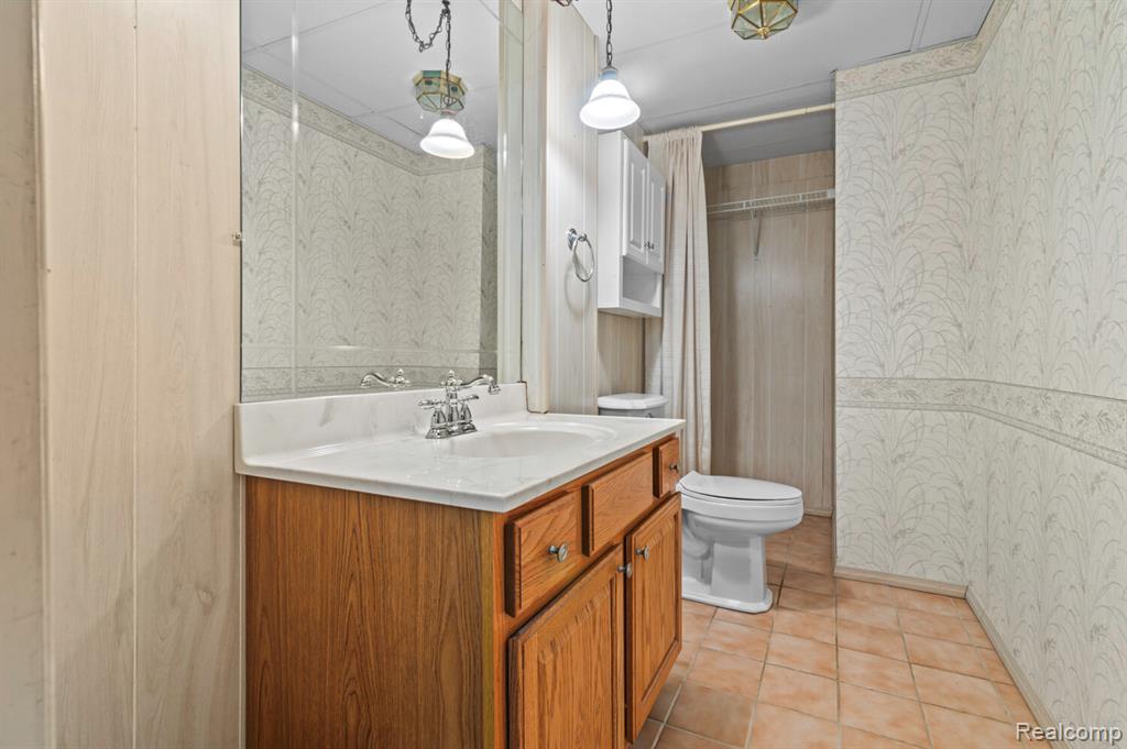 9076 Wildwood Lake Dr, Whitmore Lake, MI 48189 — Photo 20