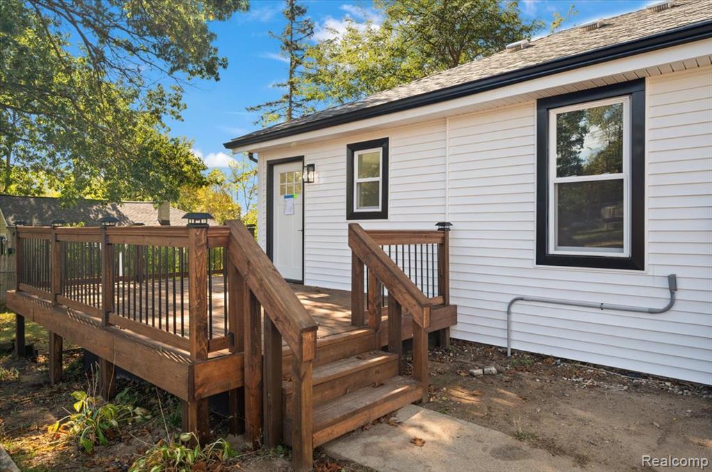 1588 Ladd Road, Wolverine Lake, MI 48390 — Photo 24