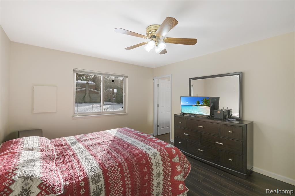 43529 Oakbrook Road, Canton, MI, 48187