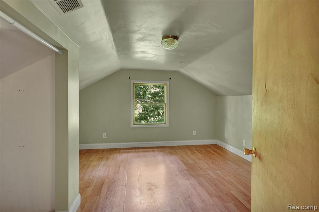 2476 Vandekarr Road, Owosso, MI 48867 — Photo 25
