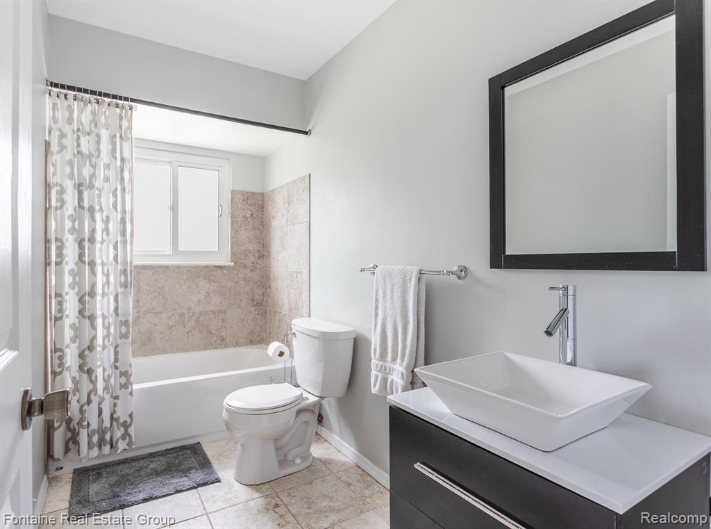40395 Gilbert Street, Plymouth, MI 48170 — Photo 17