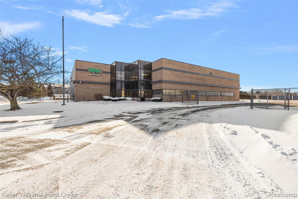 44595 Enterprise Drive, Clinton Twp, MI 48038 — Photo 2