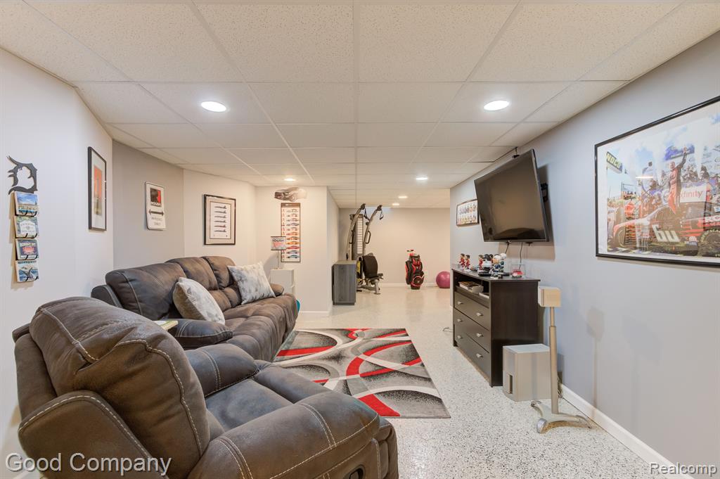 51250 W HILLS Drive, Plymouth, MI 48170 — Photo 47