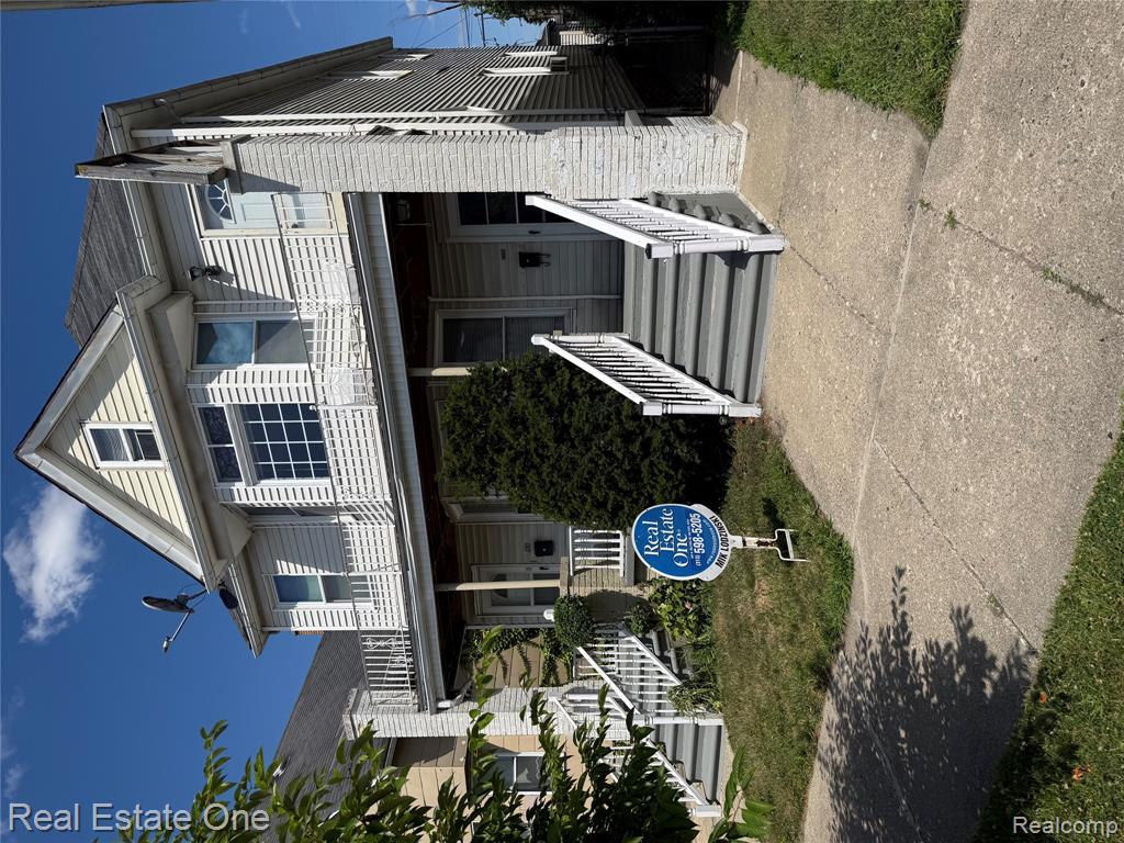 2293 Poland Street, Hamtramck, MI 48212