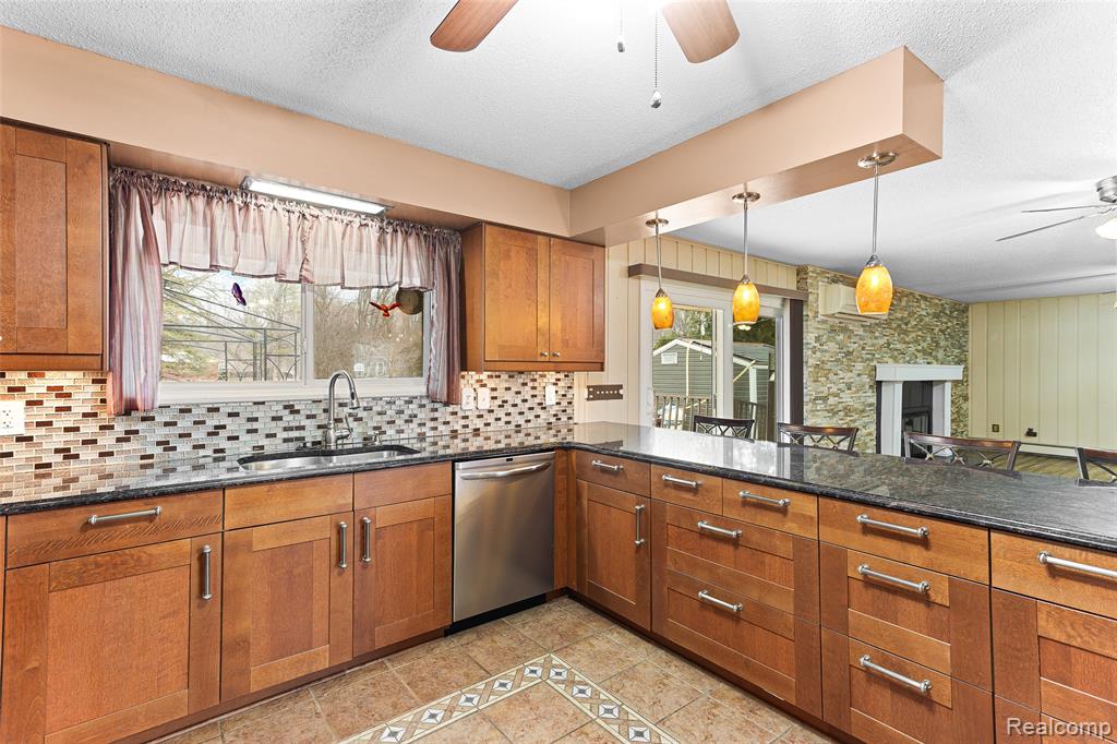 45784 Willis Road, Belleville, MI 48111 — Photo 12