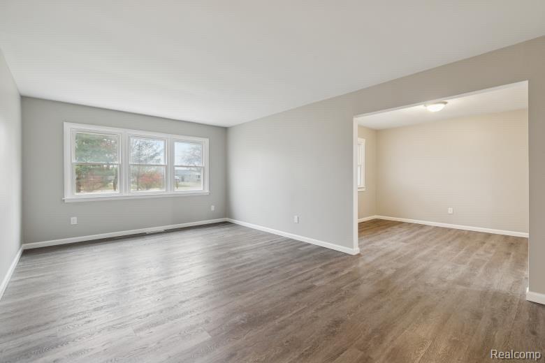 15635 Martinsville Road, Belleville, MI 48111 — Photo 5