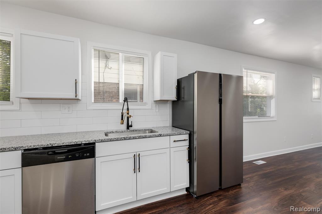 14895 Mapleridge Street, Detroit, MI 48205 — Photo 8