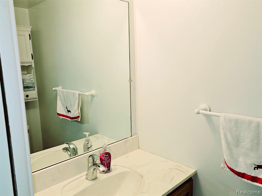 275 LAKE VILLAGE Drive, Walled Lake, MI 48390 — Photo 20