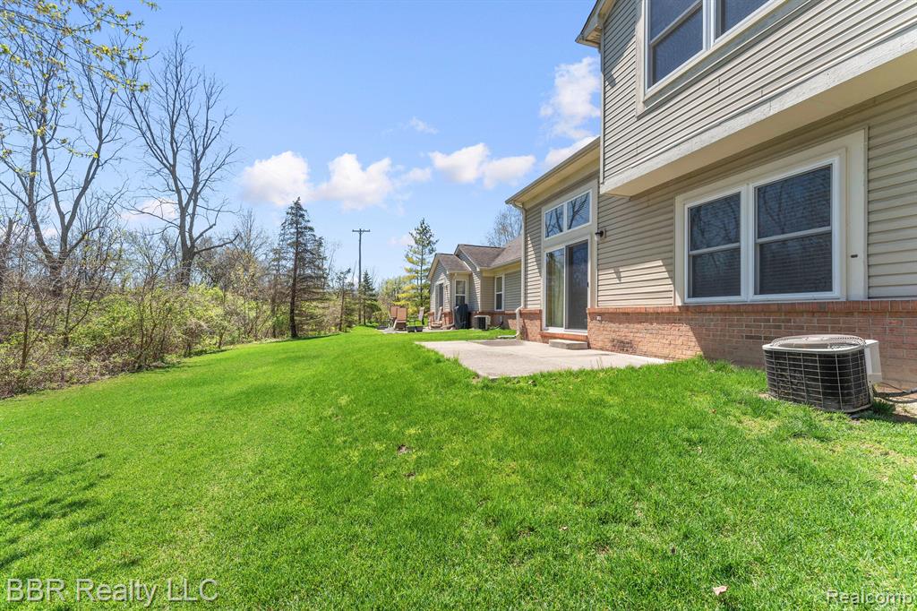 5485 GREENWAY Drive, Trenton, MI, 48183