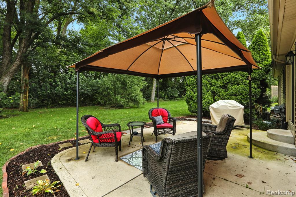 8529 22 Mile Road, Shelby Twp, MI 48317 — Photo 16