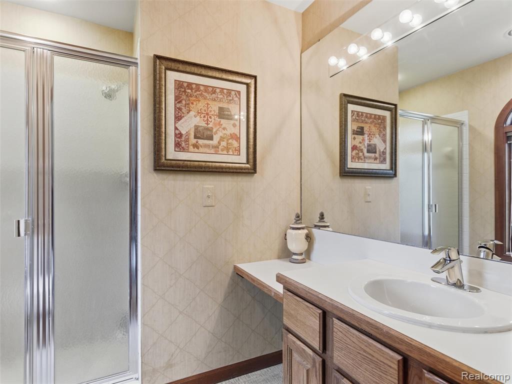 23 Chateaux Du Lac, Fenton, MI 48430 — Photo 28