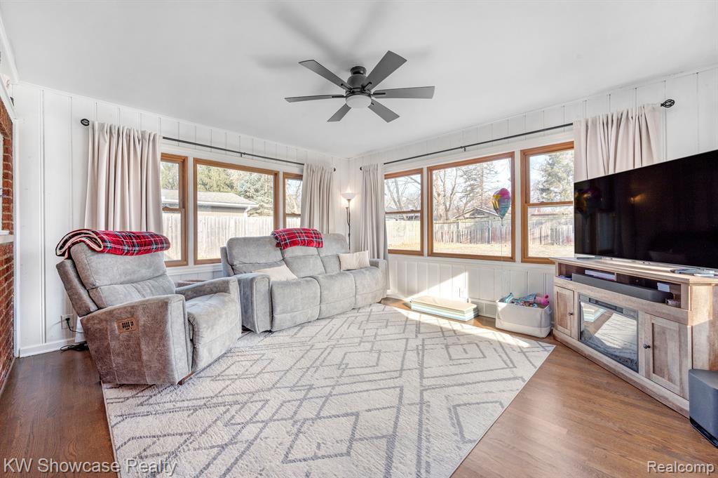 8634 GOLFSIDE Drive, Commerce Twp, MI 48382 — Photo 18