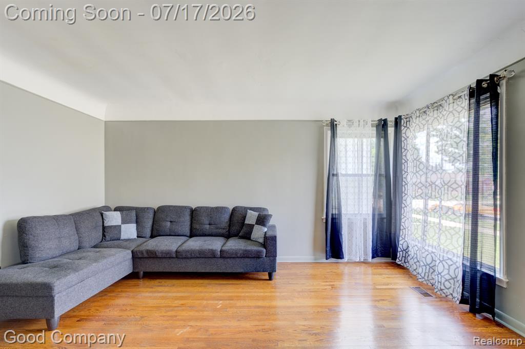 631 Saint Johns Street, Wyandotte, MI 48192 — Photo 4